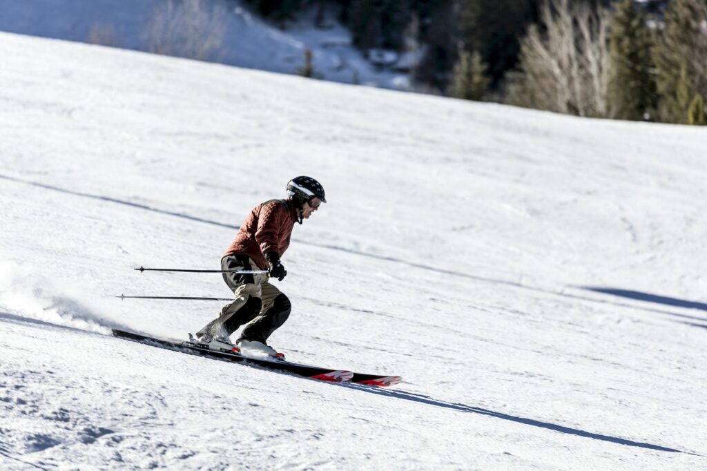 Skiing in Aspen, Colorado - North American Adventures