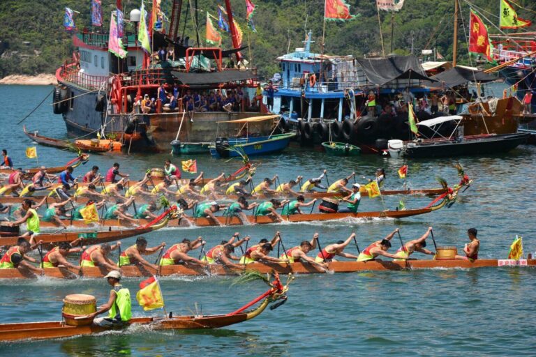 Read more about the article 5 Amazing Summer Solstice Celebrations From Around The World